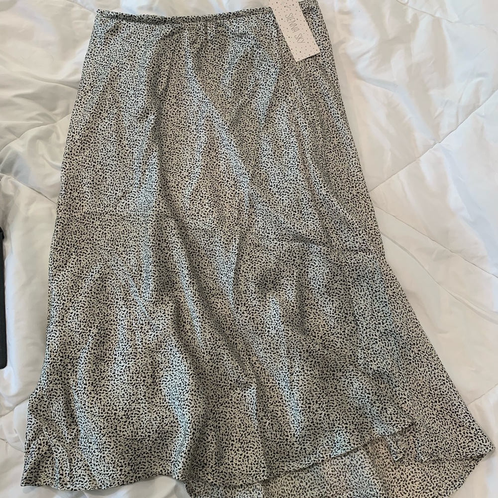 NWT trendy midi skirt!